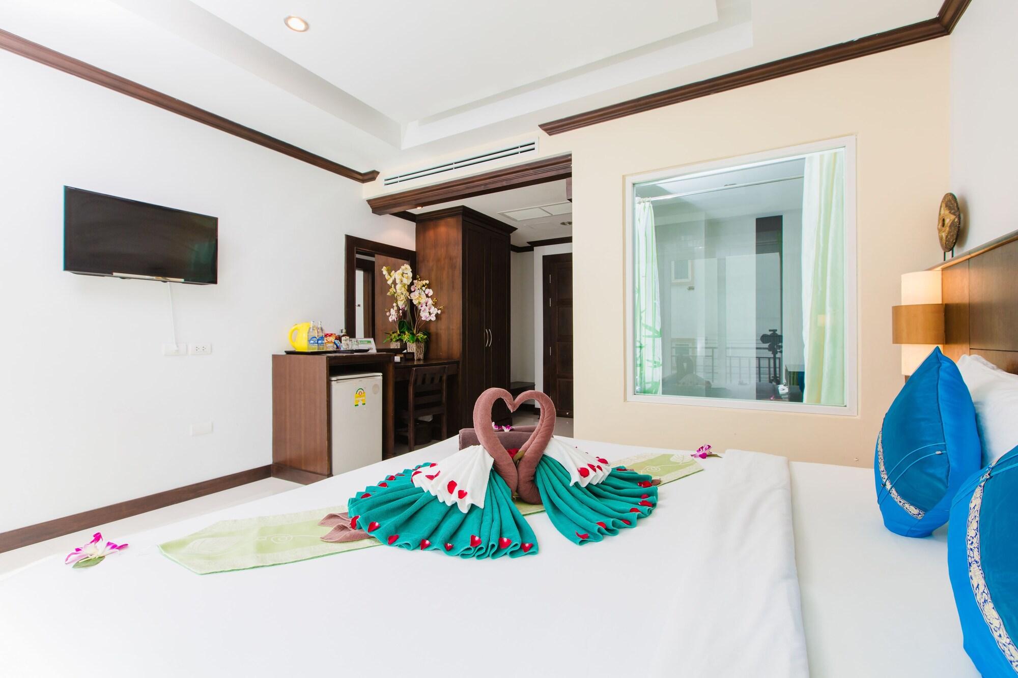 Azure Bangla Phuket Hotell Patong Exteriör bild